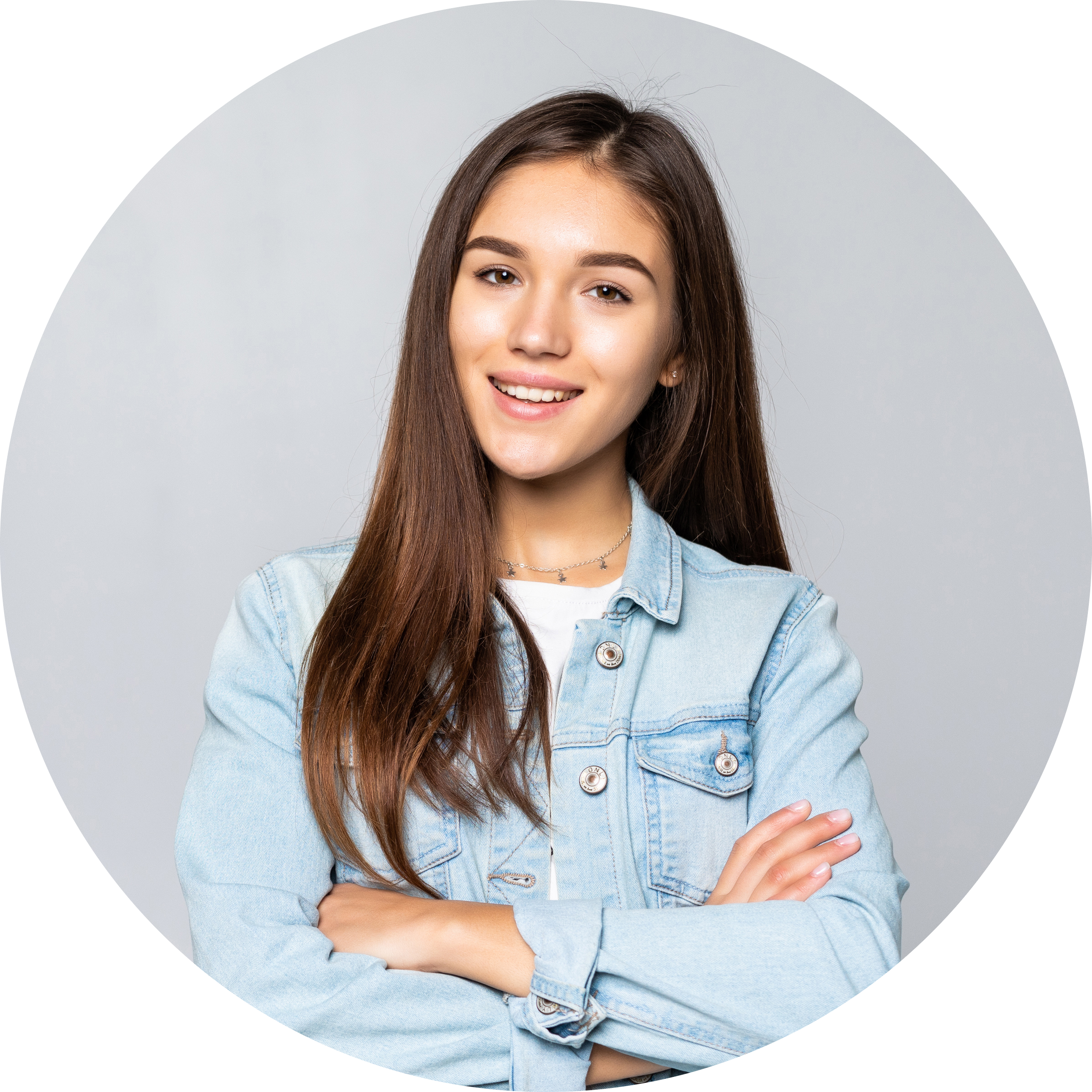hermosa-mujer-chaqueta-mezclilla-casual-sobre-pared-aislada-manos-juntas-dedos-cruzados-sonriendo-relajado-alegre-exito-optimista-modified Niño enfadado